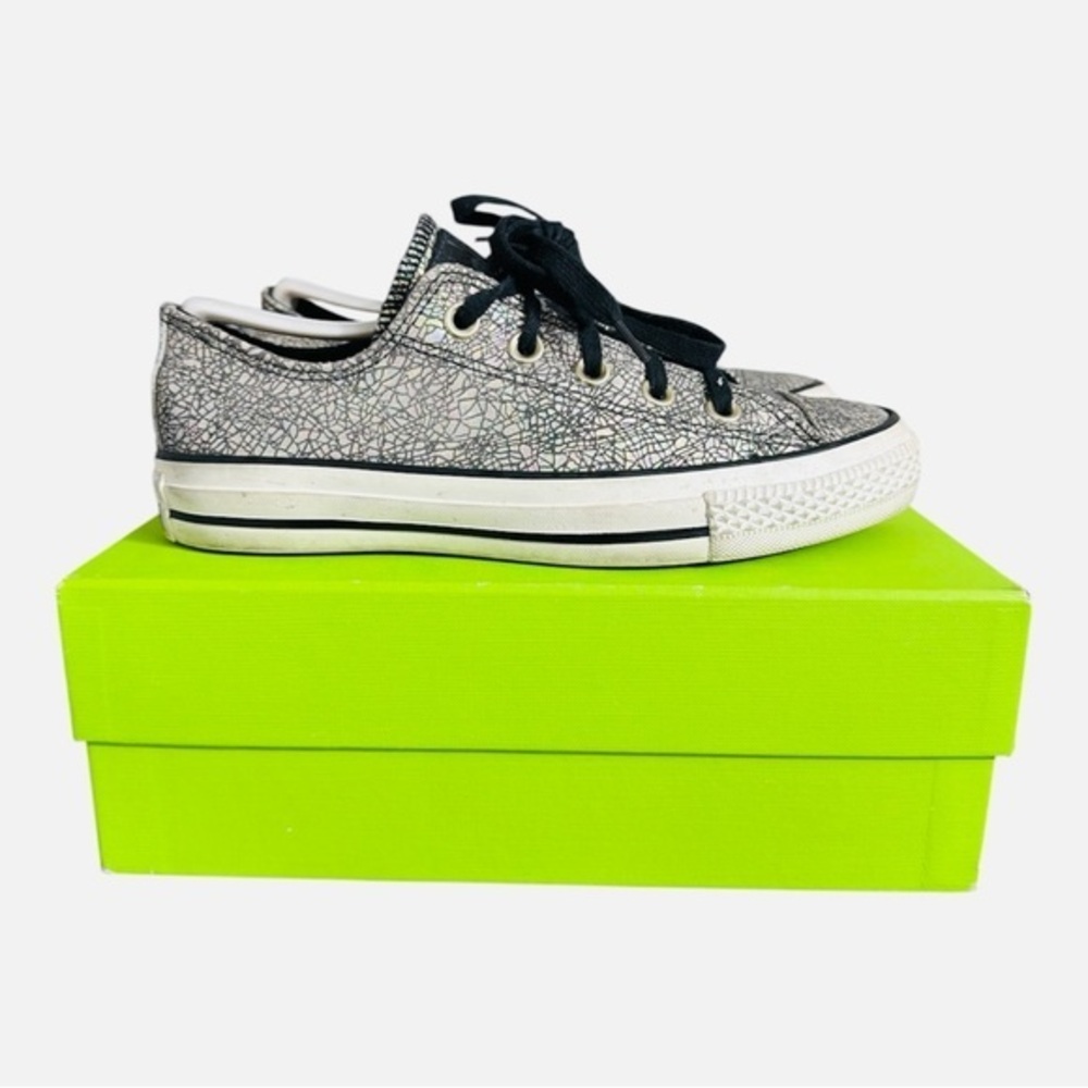 Converse All Star Women Size 6 Shoes Gray Low Top Leather 551591C